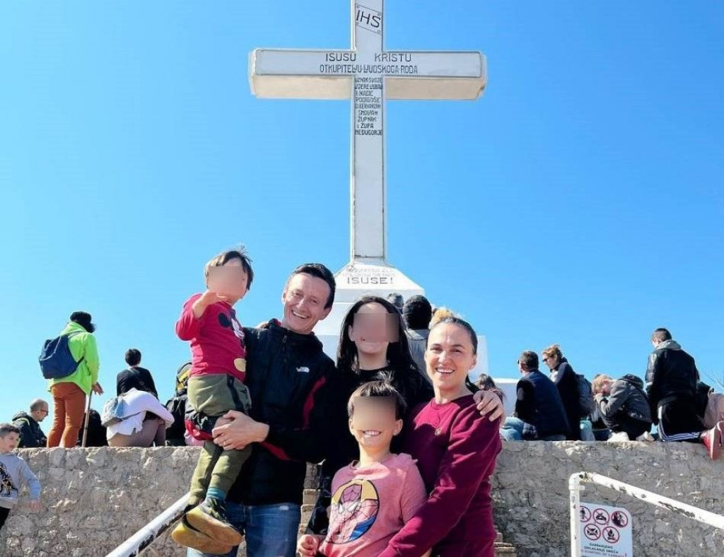 Marijana Mikulić s obitelji u Međugorju