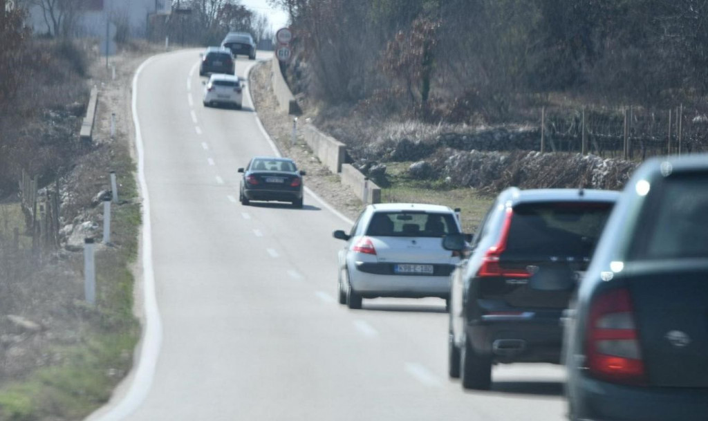 Navijači Zrinjskog kolona