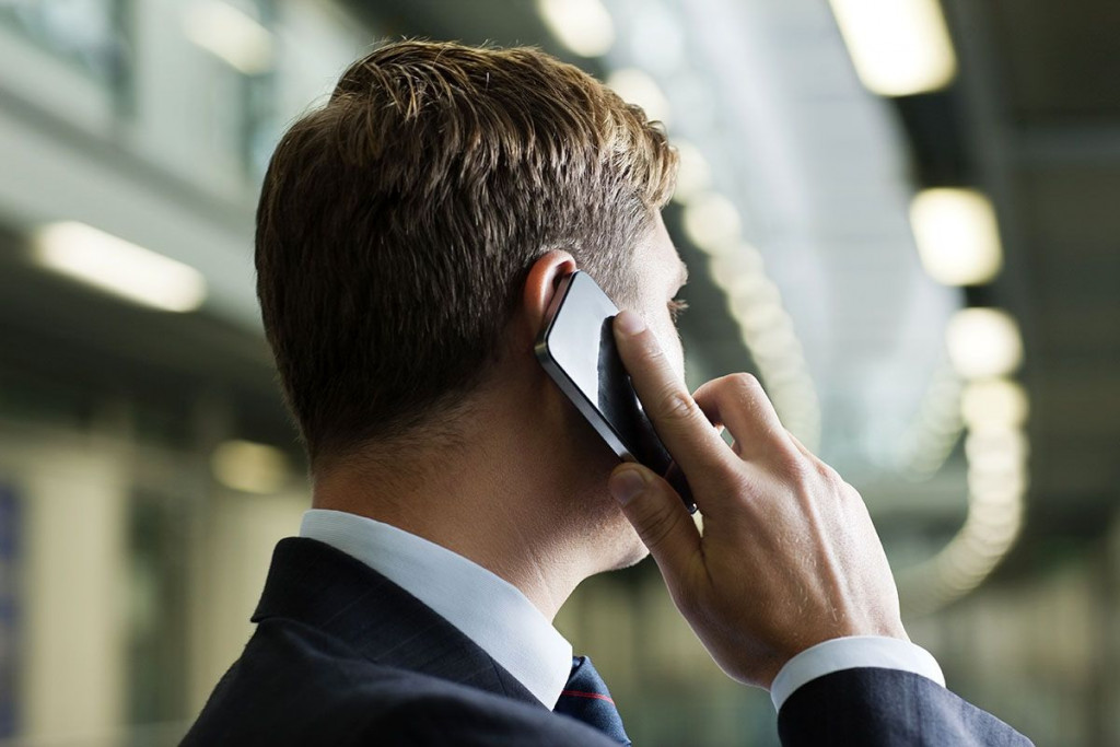 Mobitel muškarac razgovor