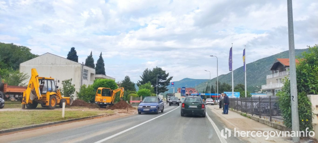 Mostar puknuće cijevi M-17