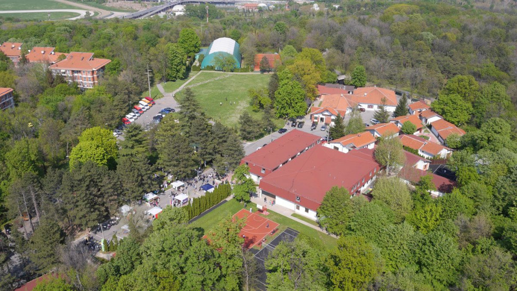 Beograd,napad,škola,učenica,nož