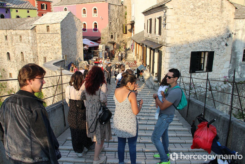 turisti stari most Mostar