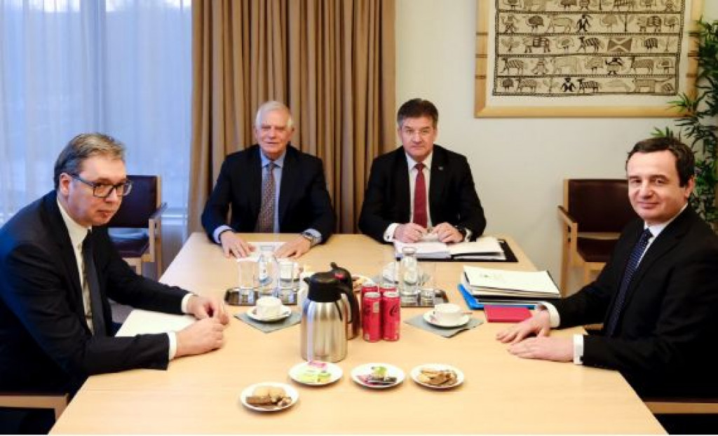 Aleksandar Vučić i Albin Kurti