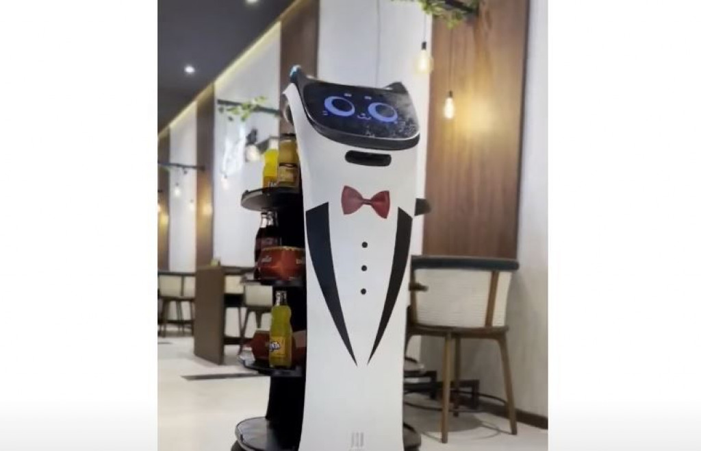 robot konobar