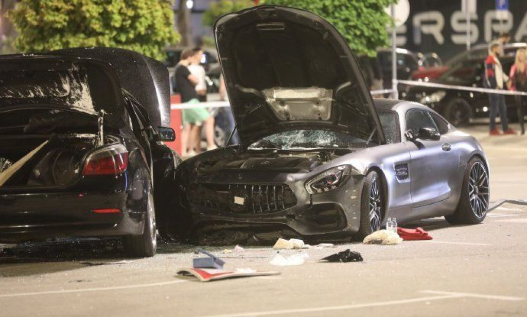 Zagreb Buzin divljanje parking Mercedes