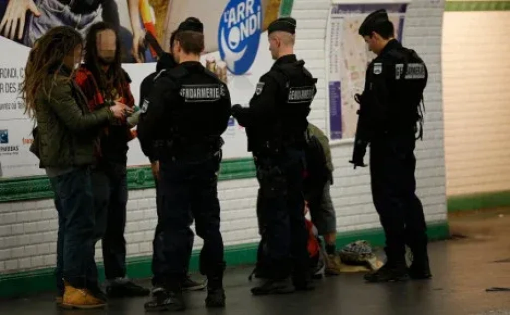 prosjačenje,klan,Francuska,mali lopovi