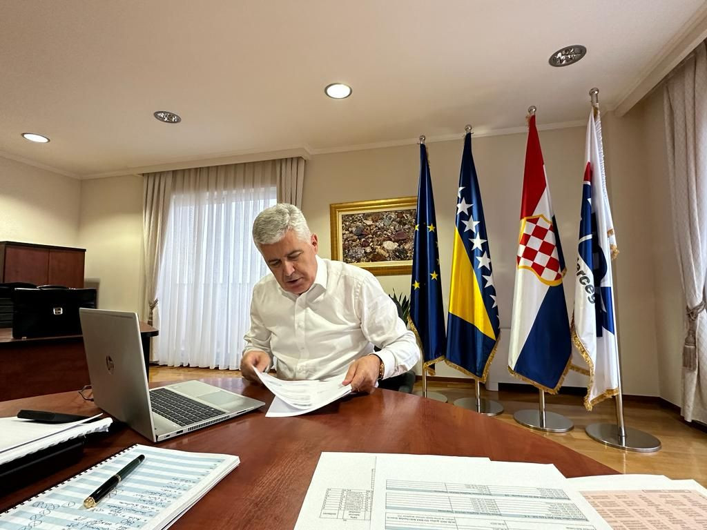 Dragan Čović laptop
