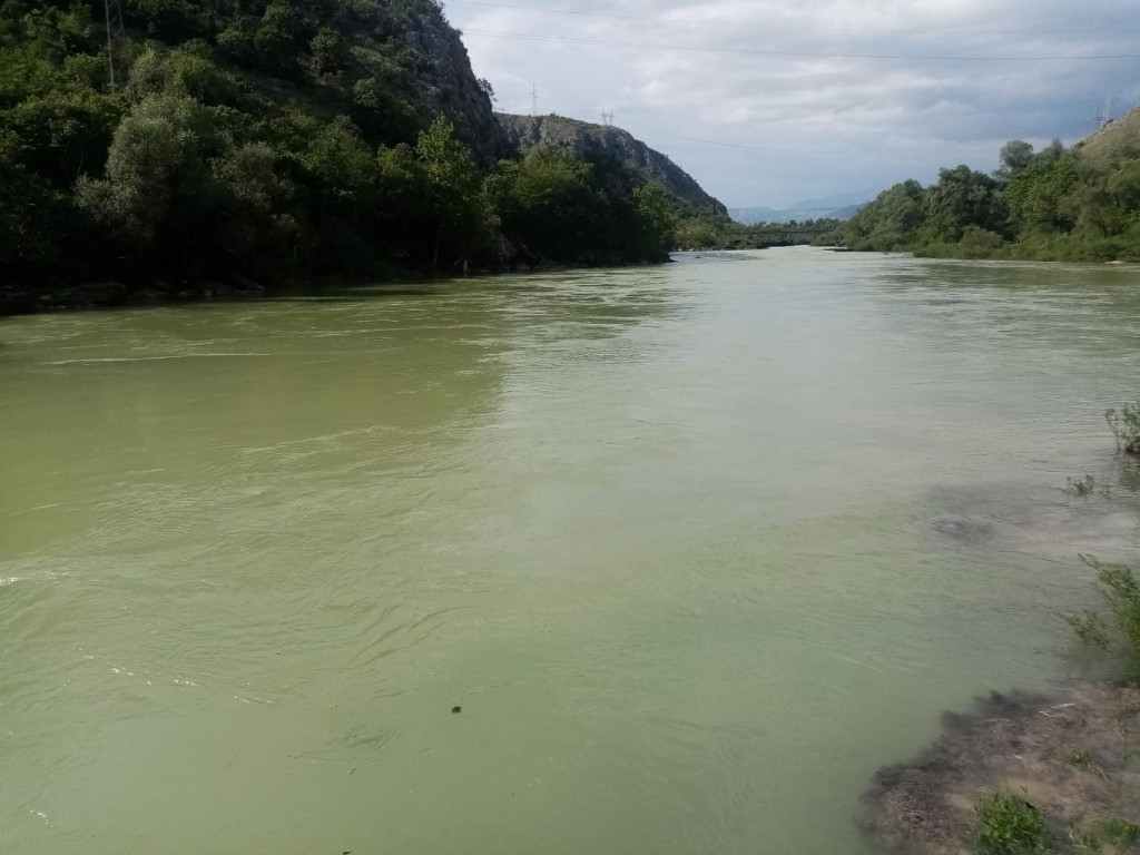 Zamućena Neretva