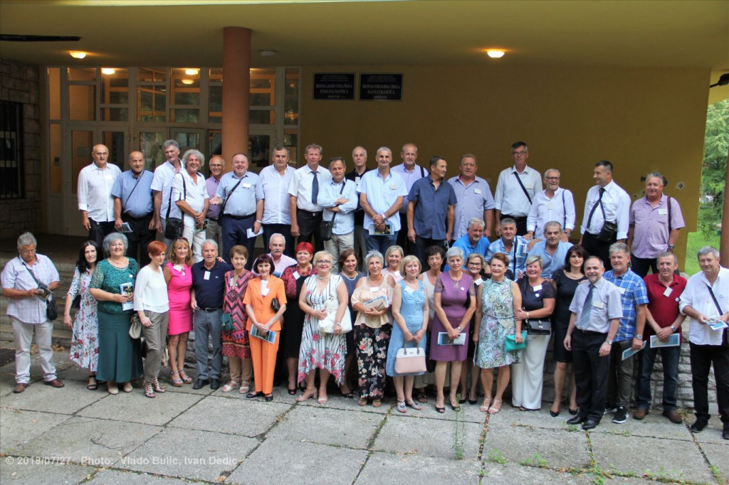 Fotografija sa 40. obljetnice mature