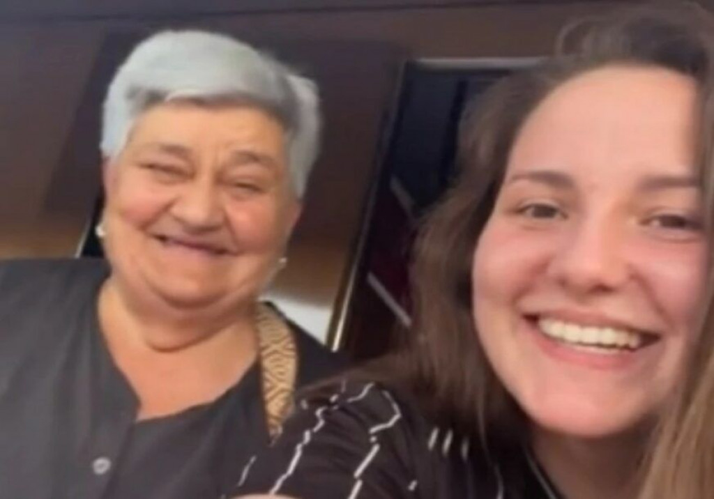 baka,tiktokerica,more,putovanje,vlak