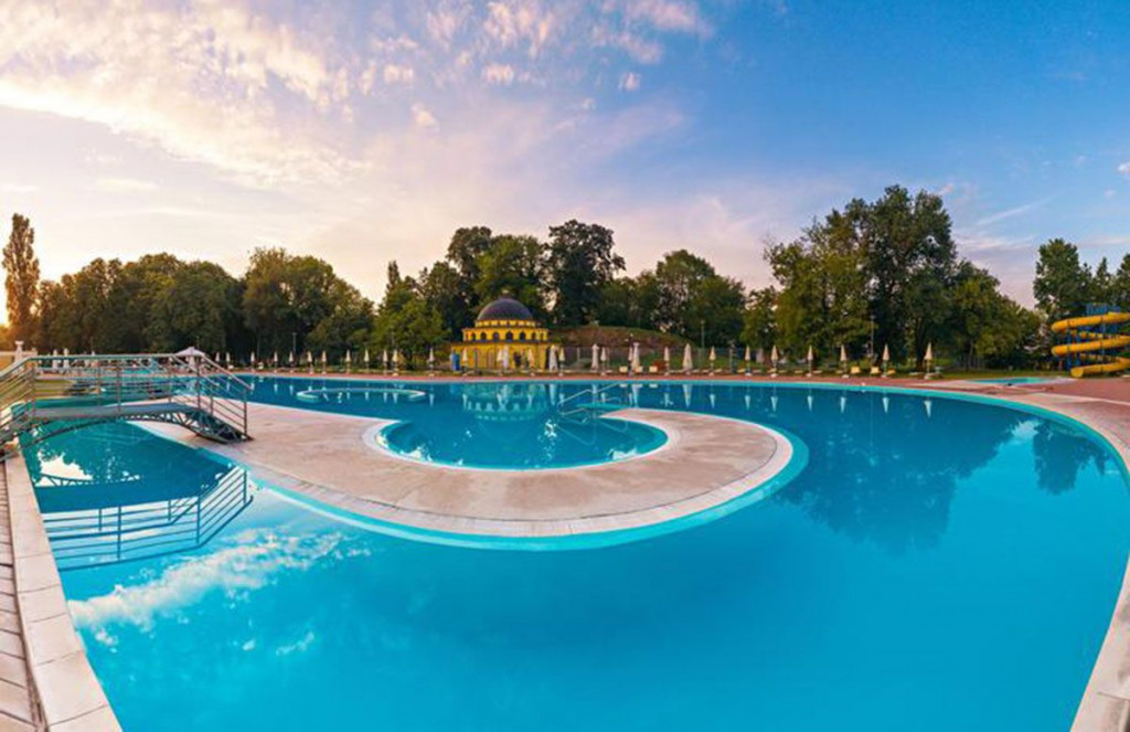 Bazen hotel San Laktaši