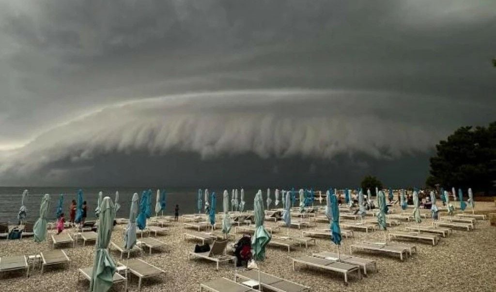 oluja oblak nevrijeme Poreč Istra