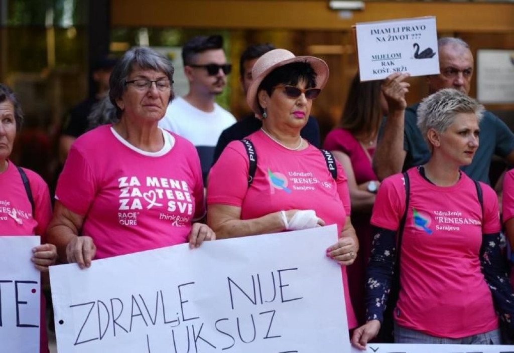 prosvjed ispred parlamenta fond solidarnosti