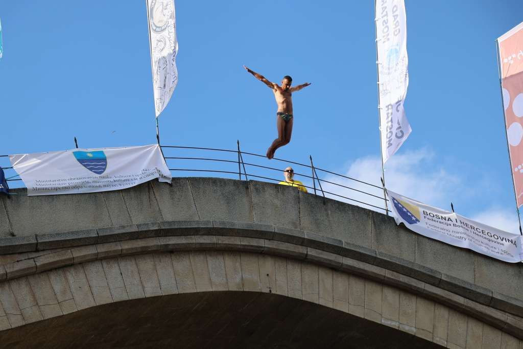 Skokovi sa Starog mosta