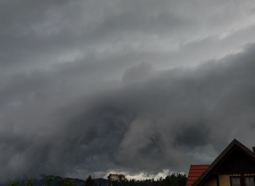 tornado,Slovenija,nevrijeme