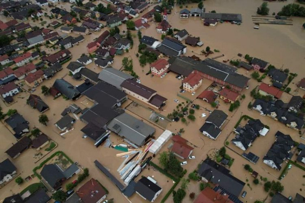 voda,Slovenija,poplave