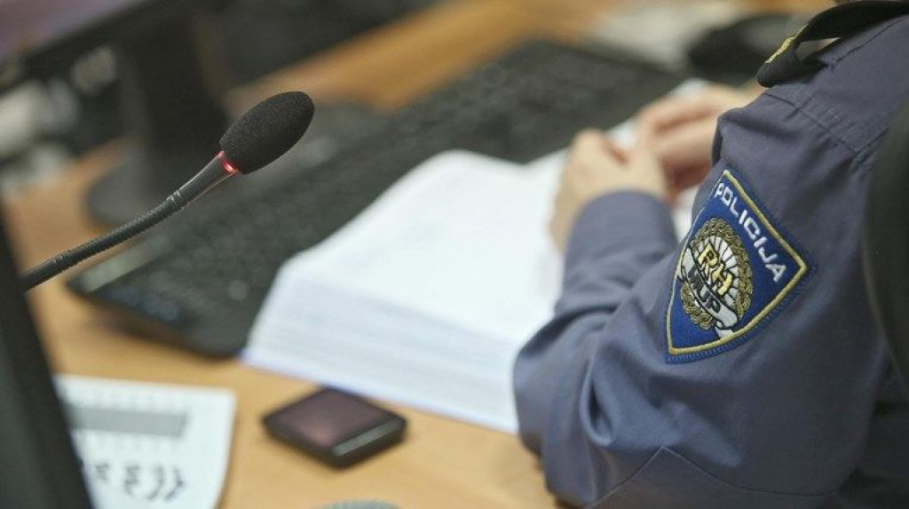 optužnica,policajac,susjedi,zlostavljač