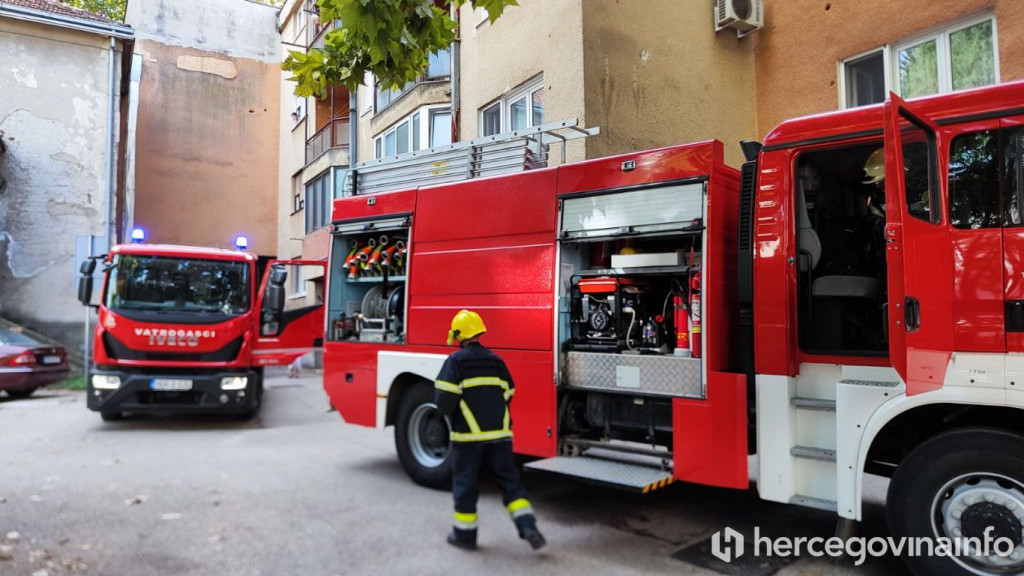 Vatrogasci Mostar požar u zgradi