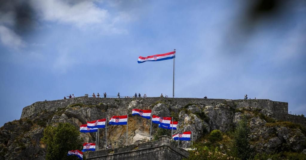 hrvatska zastava VRO Oluja Dan pobjede Knin