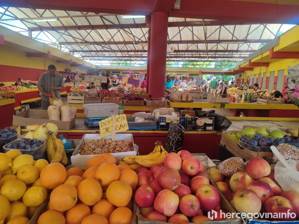 Mostar,tržnica mostar,mostarska tržnica,prodavači,voće,povrće,bobičasto voće