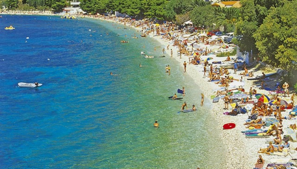 izvor ploče,fekalije,Makarska,gradac