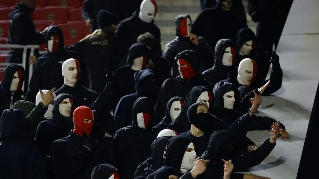 Napad huligana na delegaciju crvene zvezde