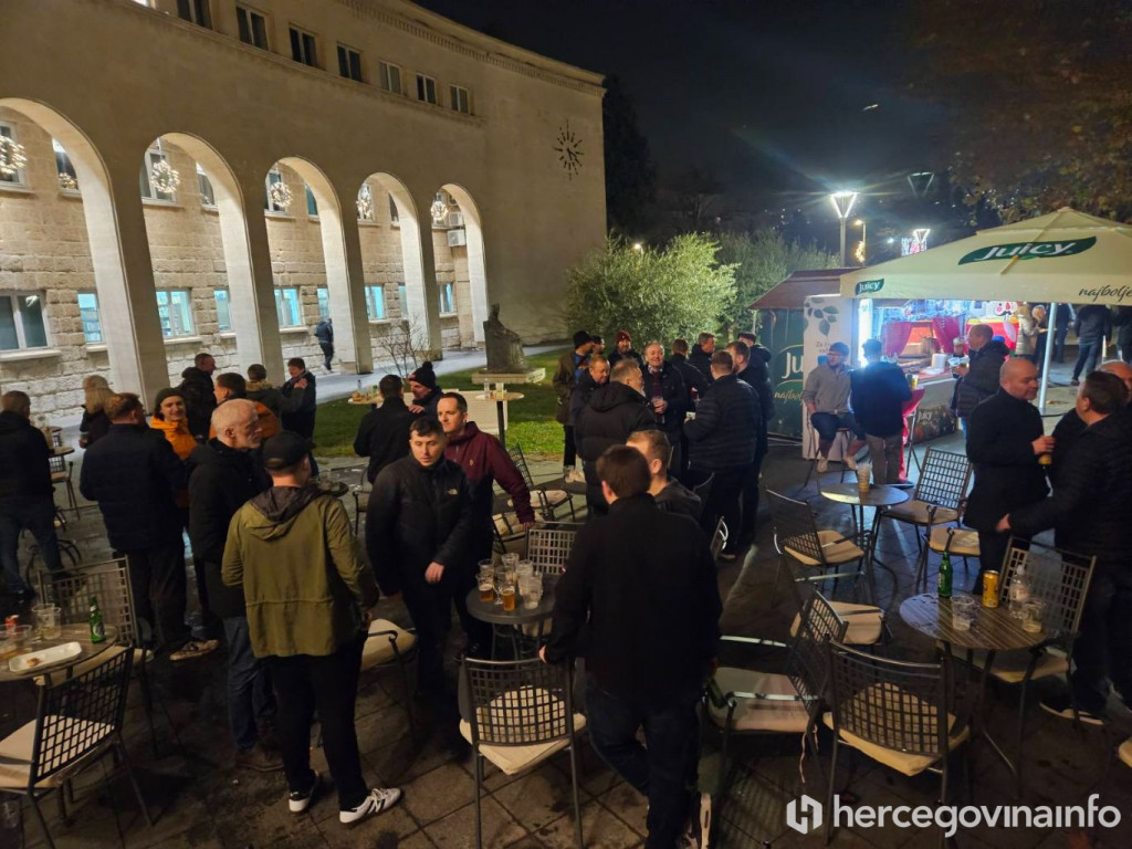 Navijači Aston Ville u Mostaru