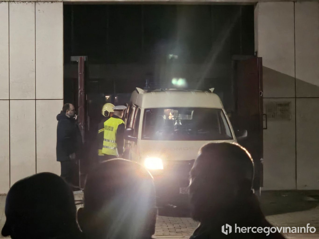 Stranac pao s biskupijske galerije u Mostaru