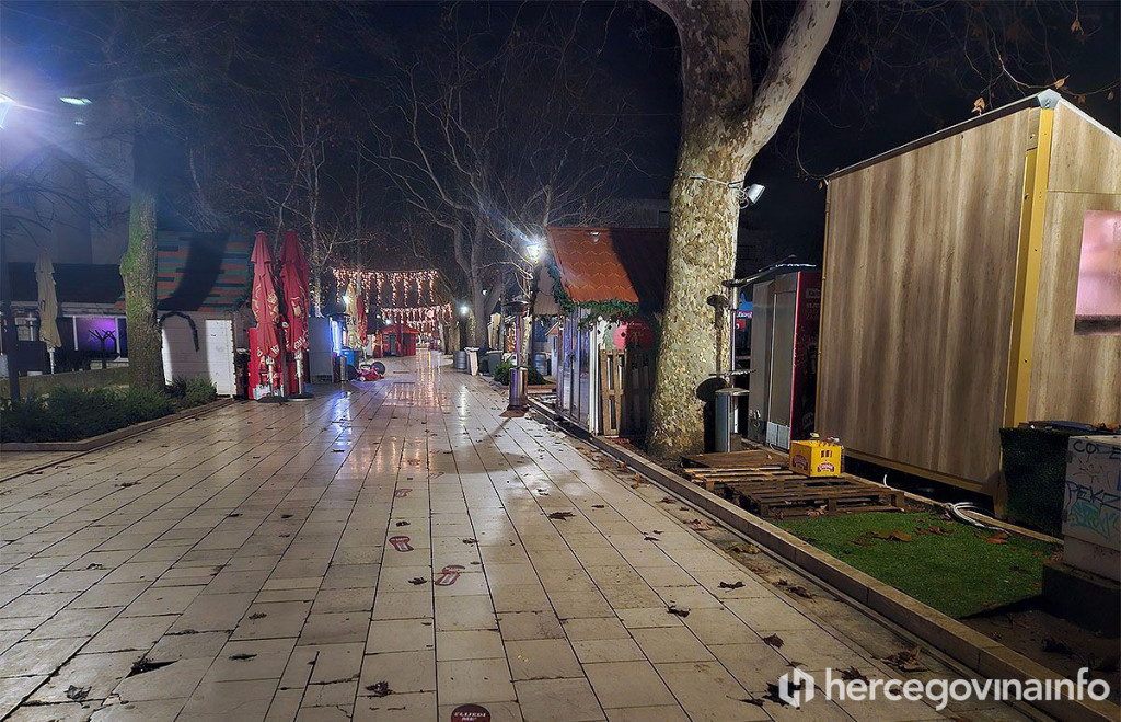 Mostar advent kućice