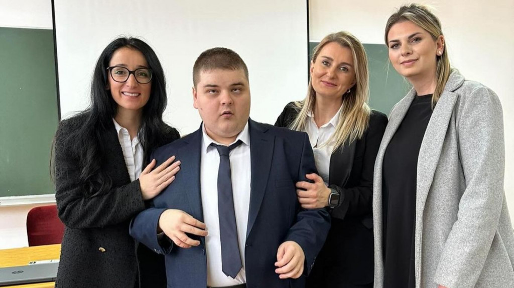 Emrah Tepić slijepi mladić