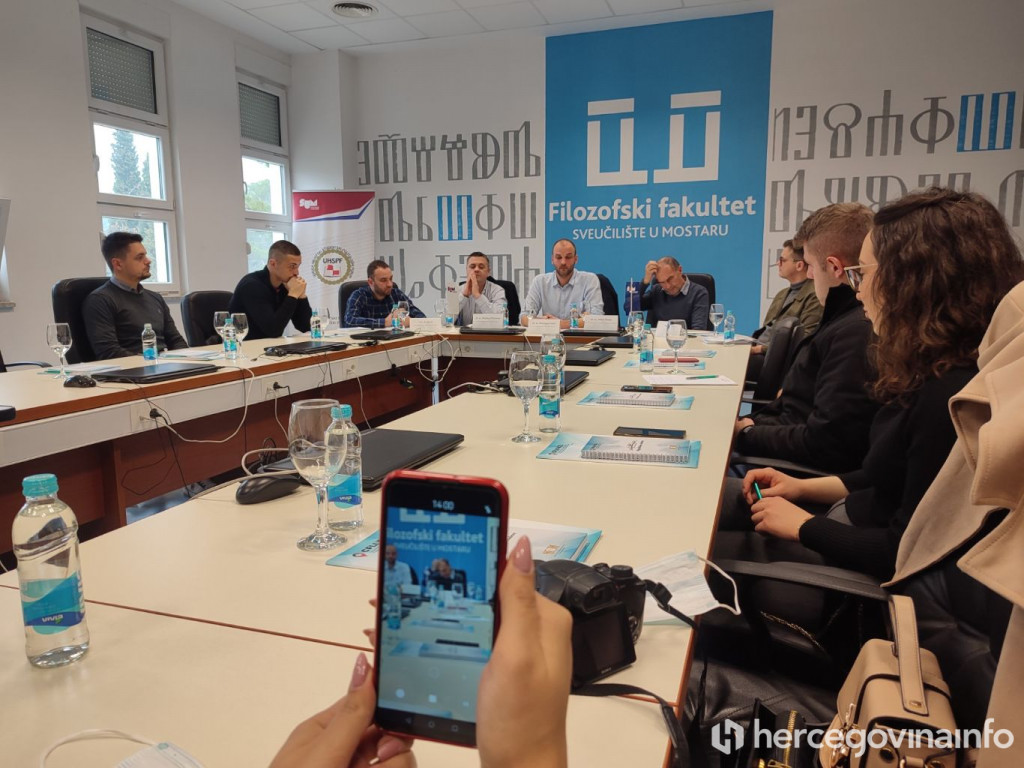 Okrugli stol FFSUM I FPN BL