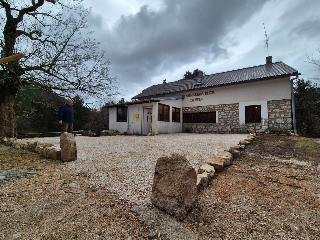 Planinarski dom rujište