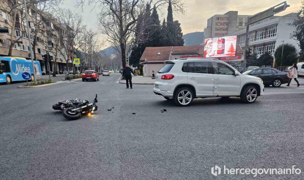 Prometna nesreća kod Mostarke, ozlijeđen motociklist