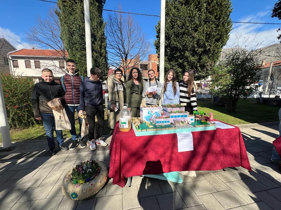 Izložba mostarskih škola od recikliranih materijala