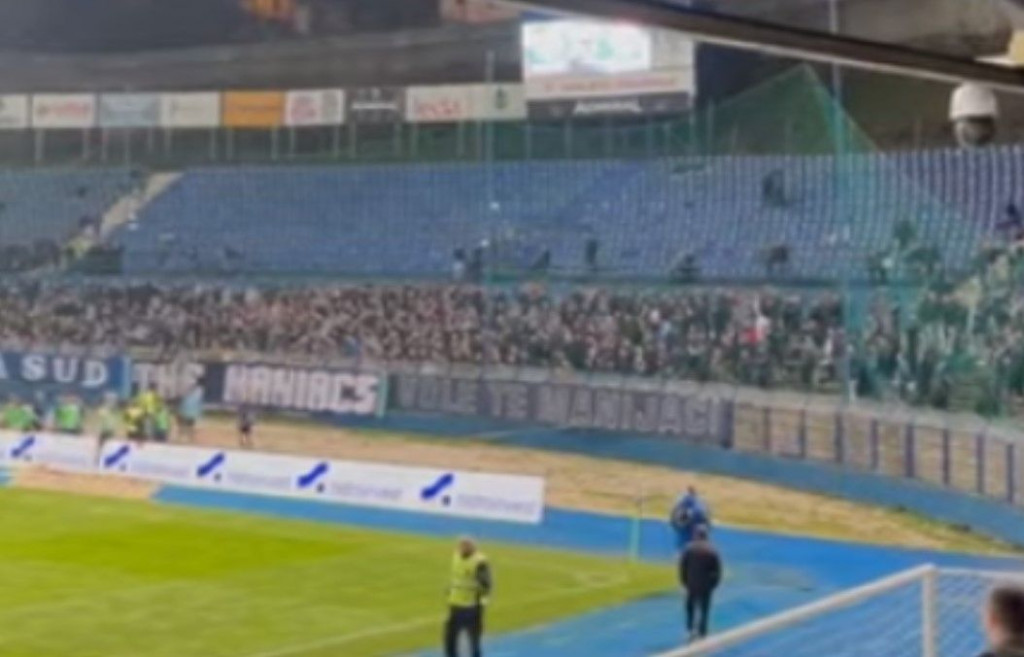 Manijaci protiv Veleža