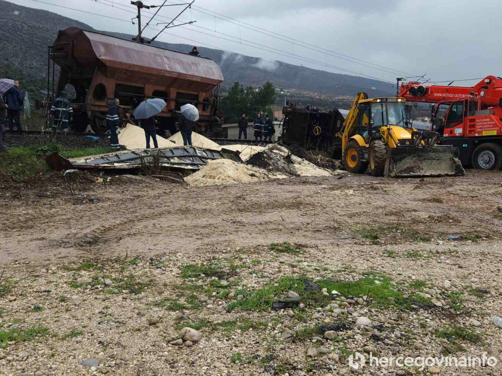 Prevrtanje vlaka Opine