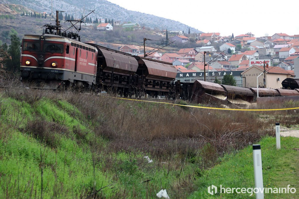 Željeznička nesreća opine