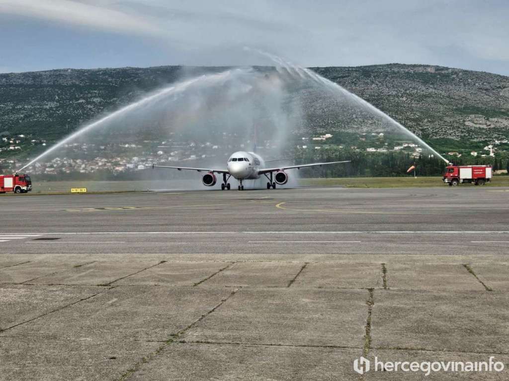 Avion Beograd Mostar Air Serbia Zračna luka Mostar