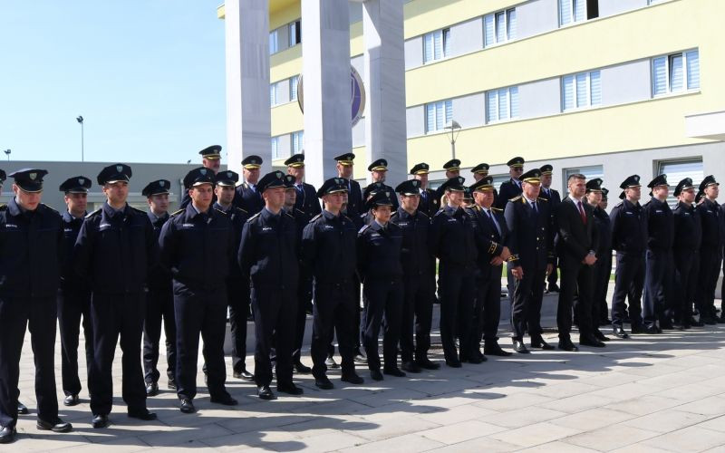 Prisegnulo 30 mađih inspektora MUP-a HNŽ