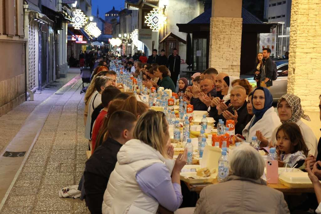 Zajednički iftar u Mostaru