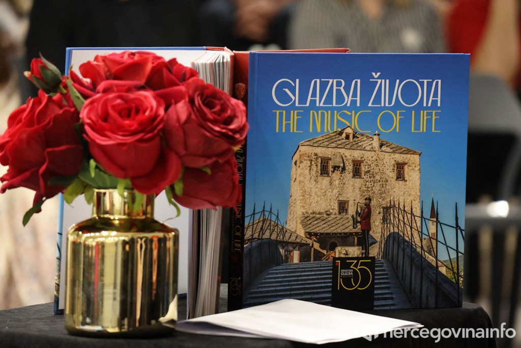 Hrvatska glazba Mostar monografija 