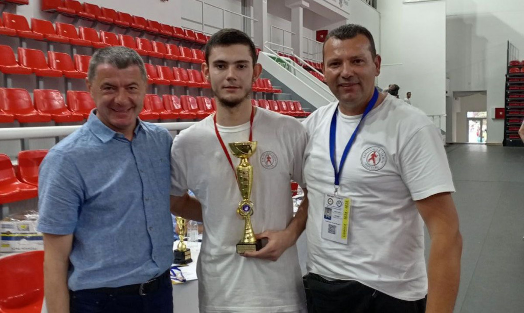 Kenan Kladušak pehar