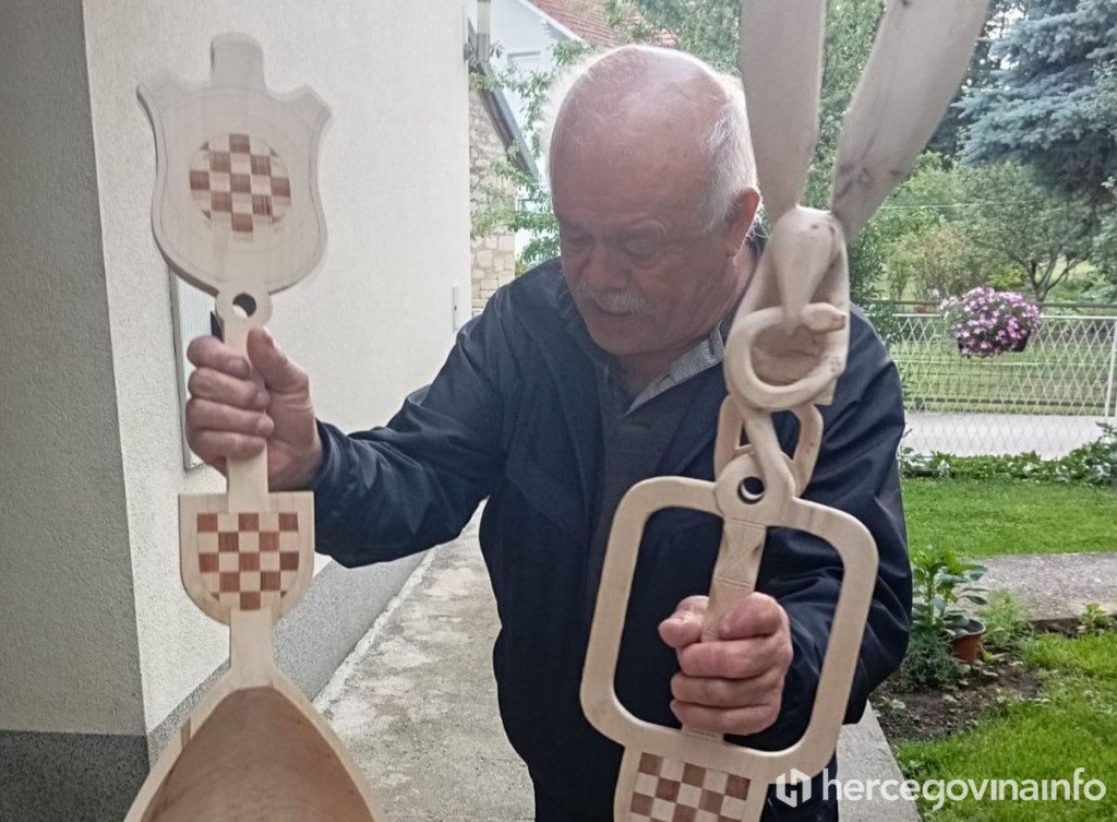 Ivan Franjušić gusle