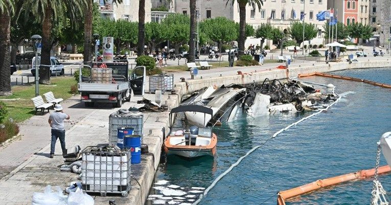 Izgorjela jahta u Makarskoj