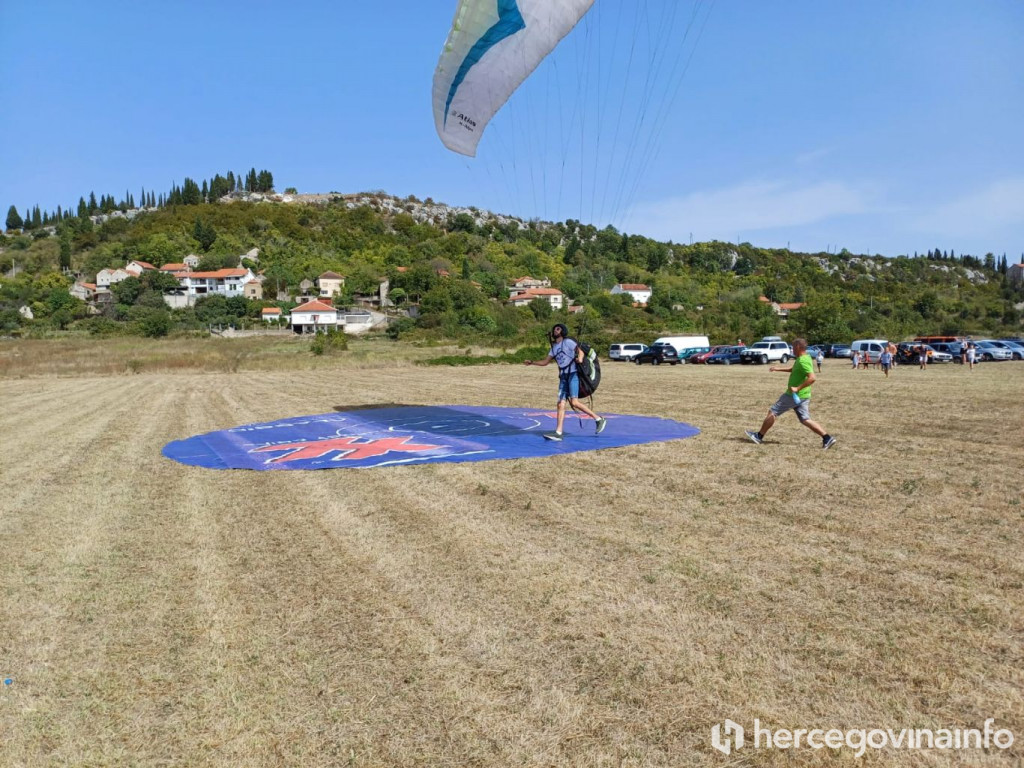 Sveti Ivan Gradina Open Paragliding natjecanje u preciznom slijetanju
