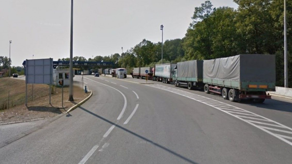 Austrijanac mrtvu ženu vozio u automobilu