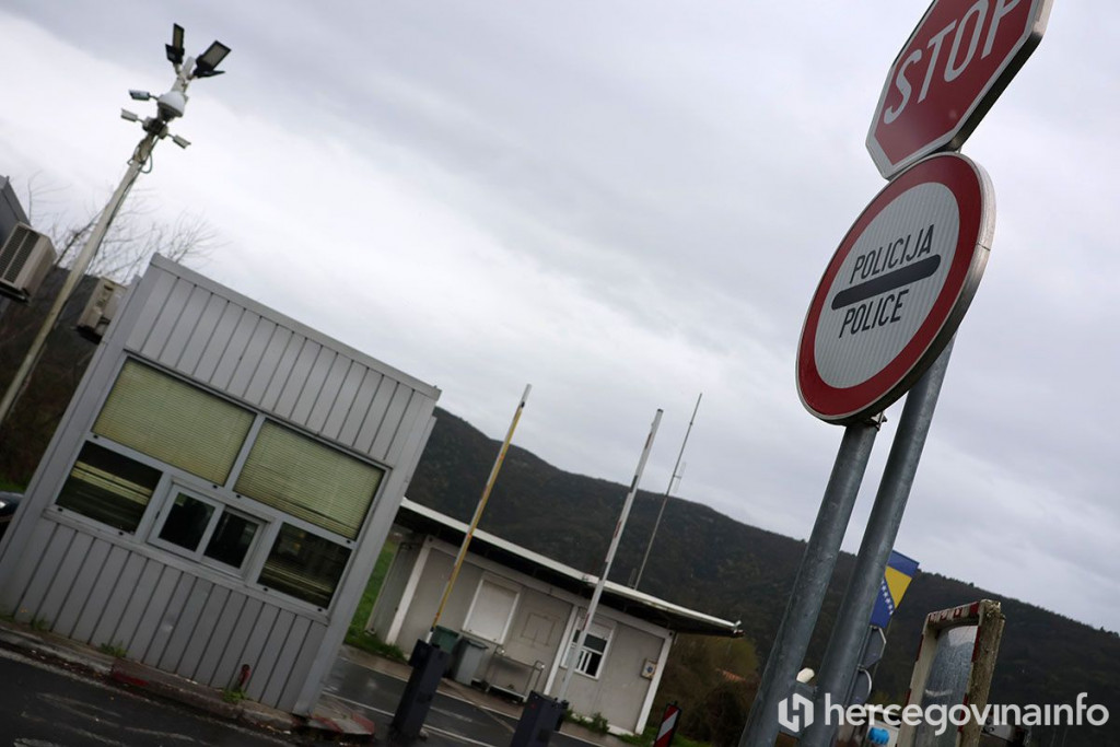 Granični prelaz Doljani