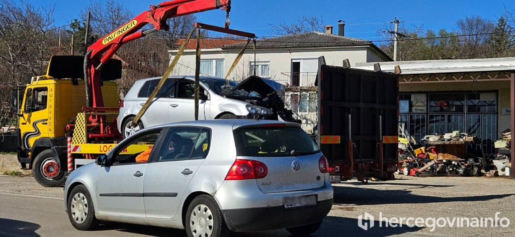 Knešpolje prometna nesreća Golf