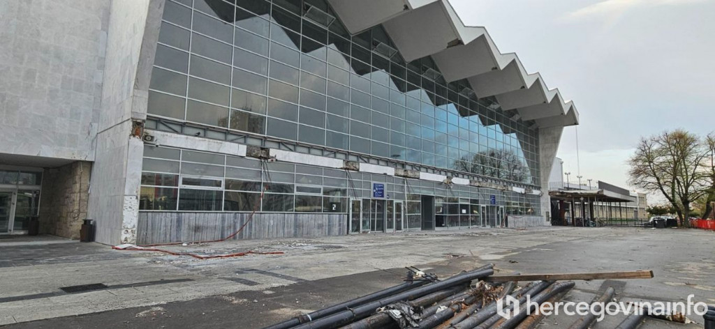 Novi Sad nadstrešnica