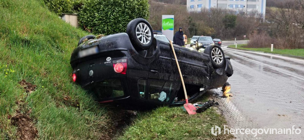 Prevrtanje automobila Dobrič